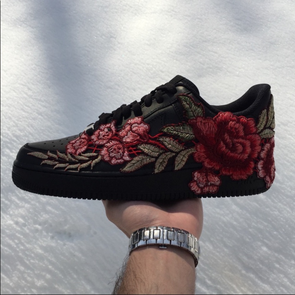Custom nikes with Roses - Picture 2 of 3
